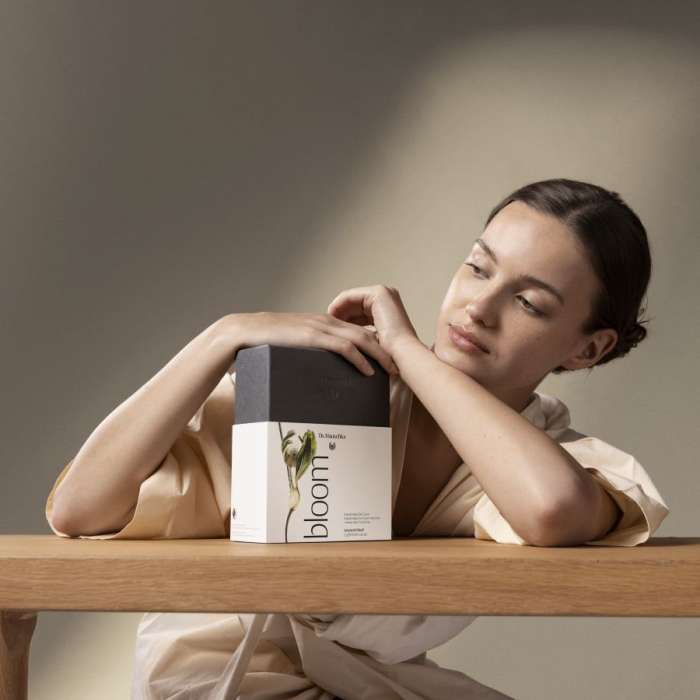 Dr.Hauschka Giftset Bloom Regeneratie Dagcreme 40 ml + Reg. Oogcreme 2,5 ml + Verstevigend Masker 10ml - Afbeelding 2